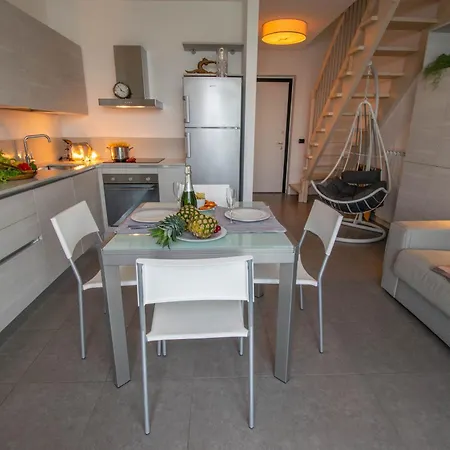 펜션 Enjoyiseolake - Terrazza A - Modern Two-storey Flat With Pool And Terrace