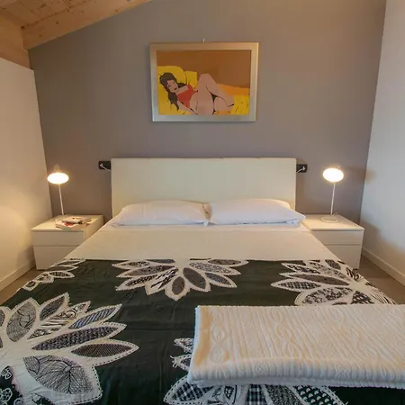 Terrazza A - Modern Two-storey Flat With Pool And Terrace Parzanica